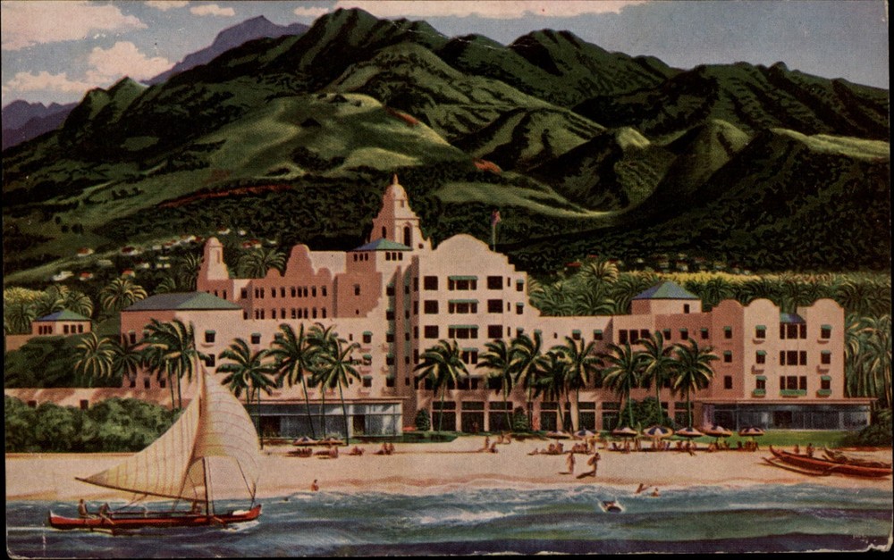 Honolulu Hawaii Waikiki Beach Royal Hawaiian Hotel unused vintage postcard