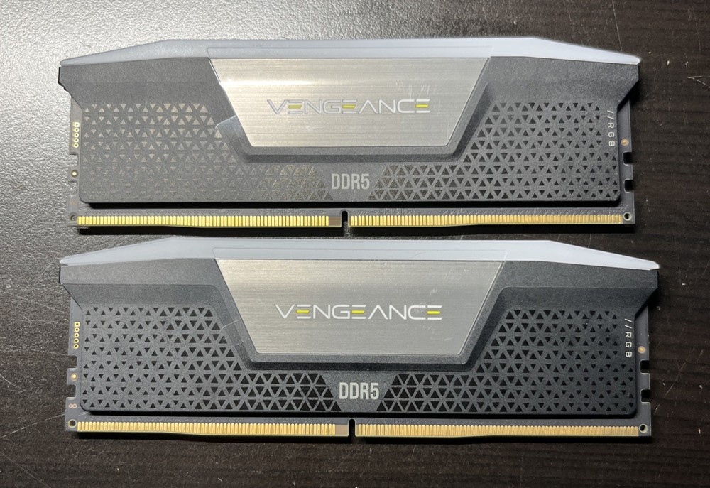 CORSAIR VENGEANCE RGB 32GB (2 x 16GB) PC5-48000 (DDR5-6000) DIMM Memory - Black