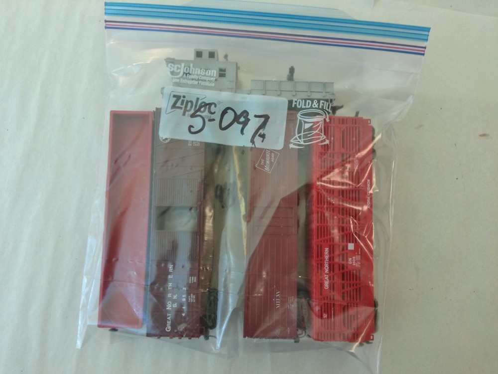 Grab Bag #5-097 HO Scale Rolling Stock (Set of 5 Various)
