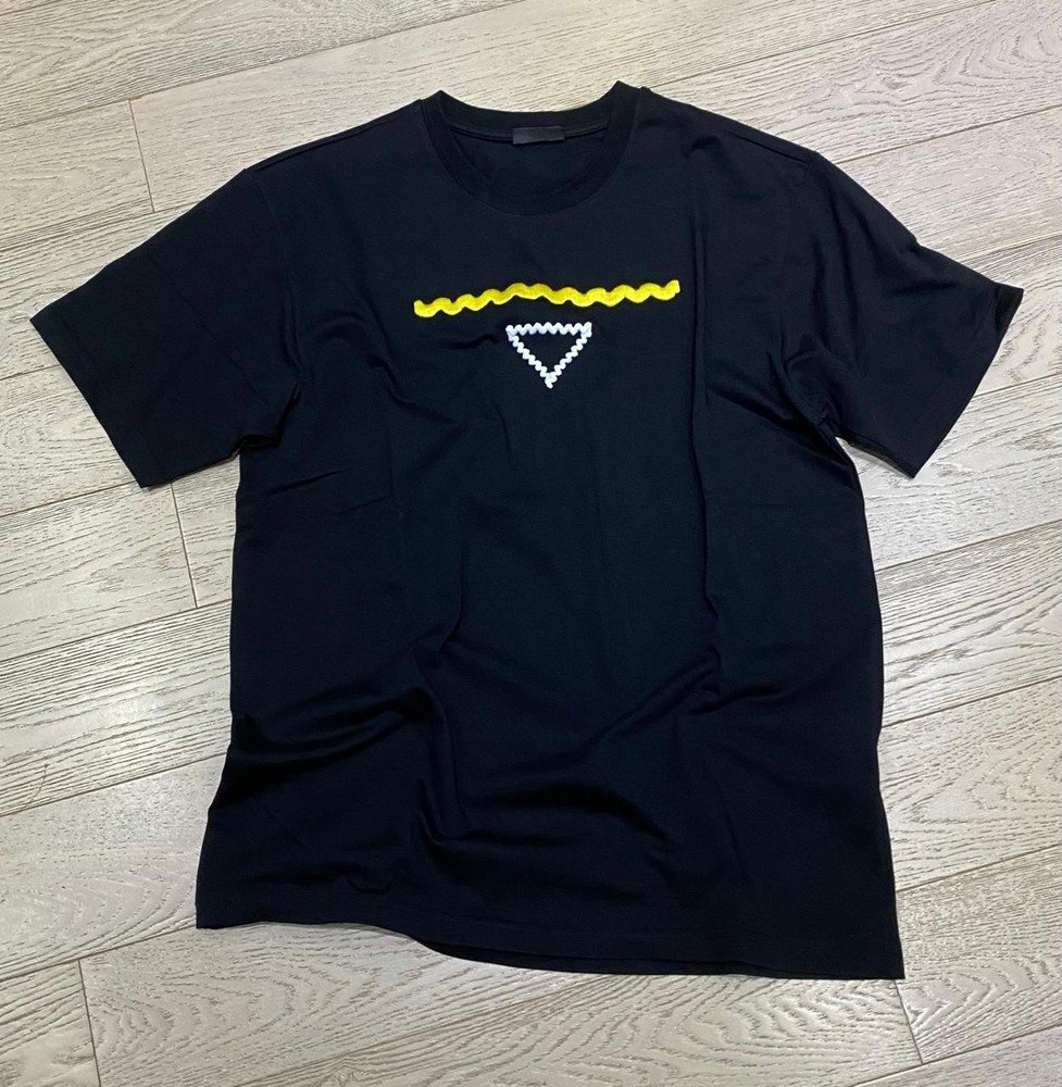 Prada T-shirt Black Embroidered Logo Size M
