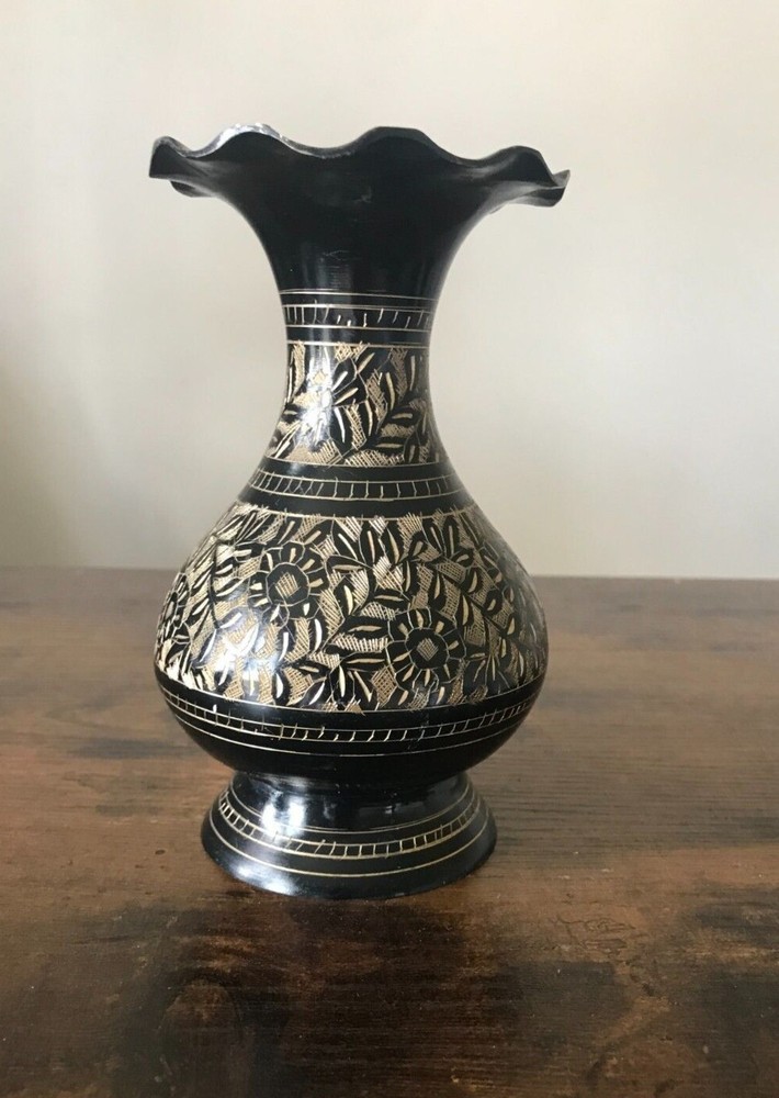 VTG Black & Gold Floral Engraved Metal Vase with Scallop Rim Art Decor