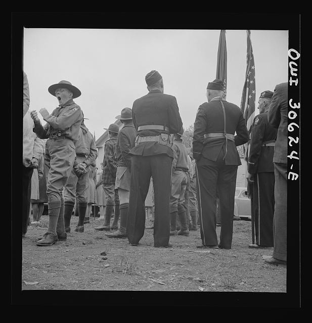 Photo:Ashland Maine 1943 Memorial Day Ceremonies Military Flag Raising