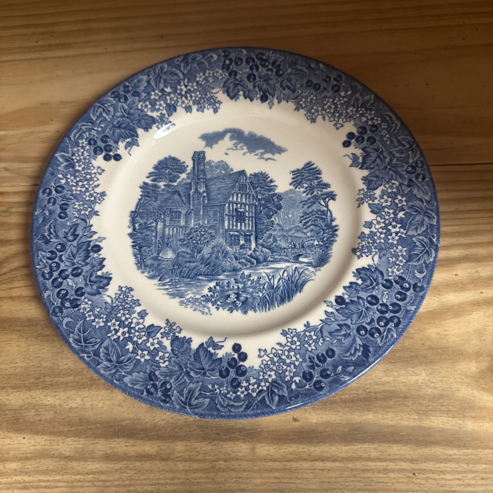 Wedgwood Queen's Ware Blue Huddington Court Romantic England Salad Plate 8 1/4”