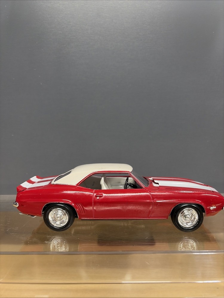 Unbranded Built 1969 Chevrolet Camaro Z28 1/24-25 Scale