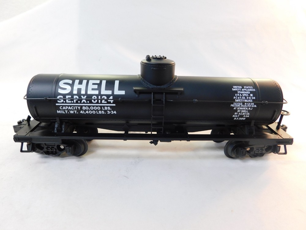 Lionel 6-51300 O Gauge Diecast Semi-Scale Single Dome Tank Car, Shell #8124