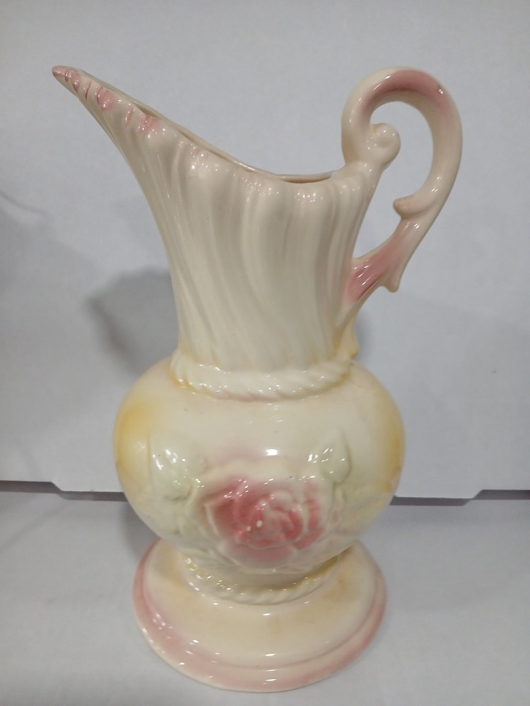 Vintage HULL Floral 10.25