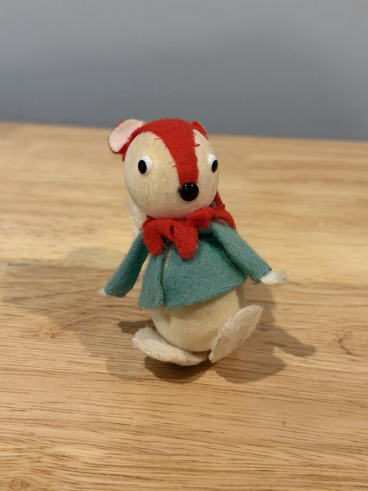 Vintage Christmas Napco Red & Green Felt Squirrel Ornament Japan