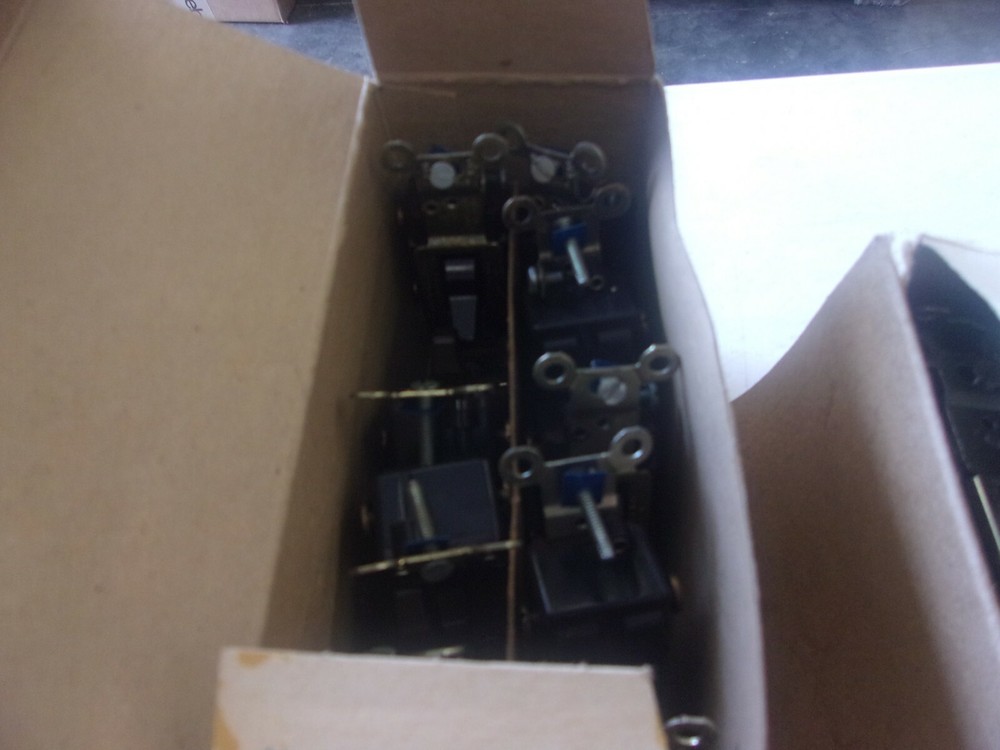 EAGLE 10-Pack CS320B-BU Brown 3-Way Switch 20A 120/277V AC Commercial Grade-image