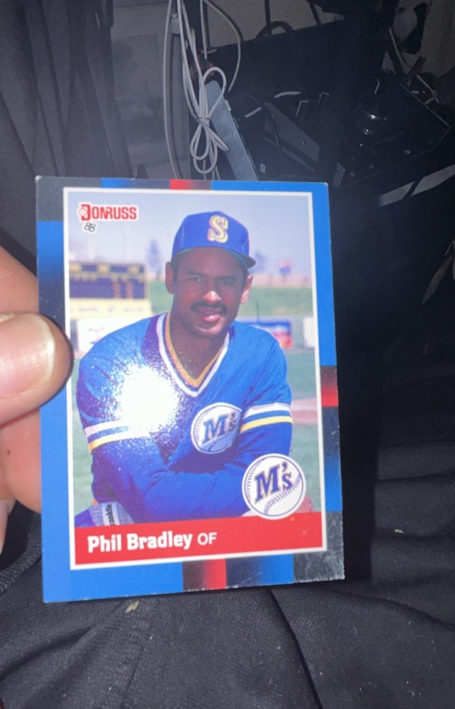 1988 Donruss - Phil Bradley #243 Last Line Begins with In