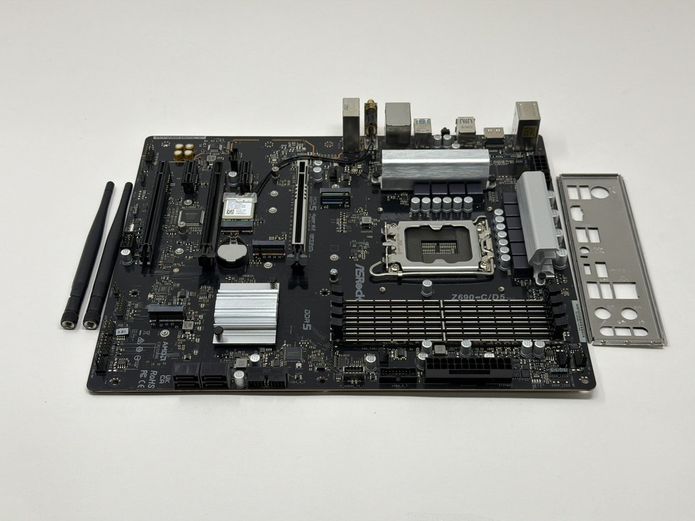 ASRock Z690-C-D5 LGA 1700 Intel Z690 ATX WiFi Motherboard Good