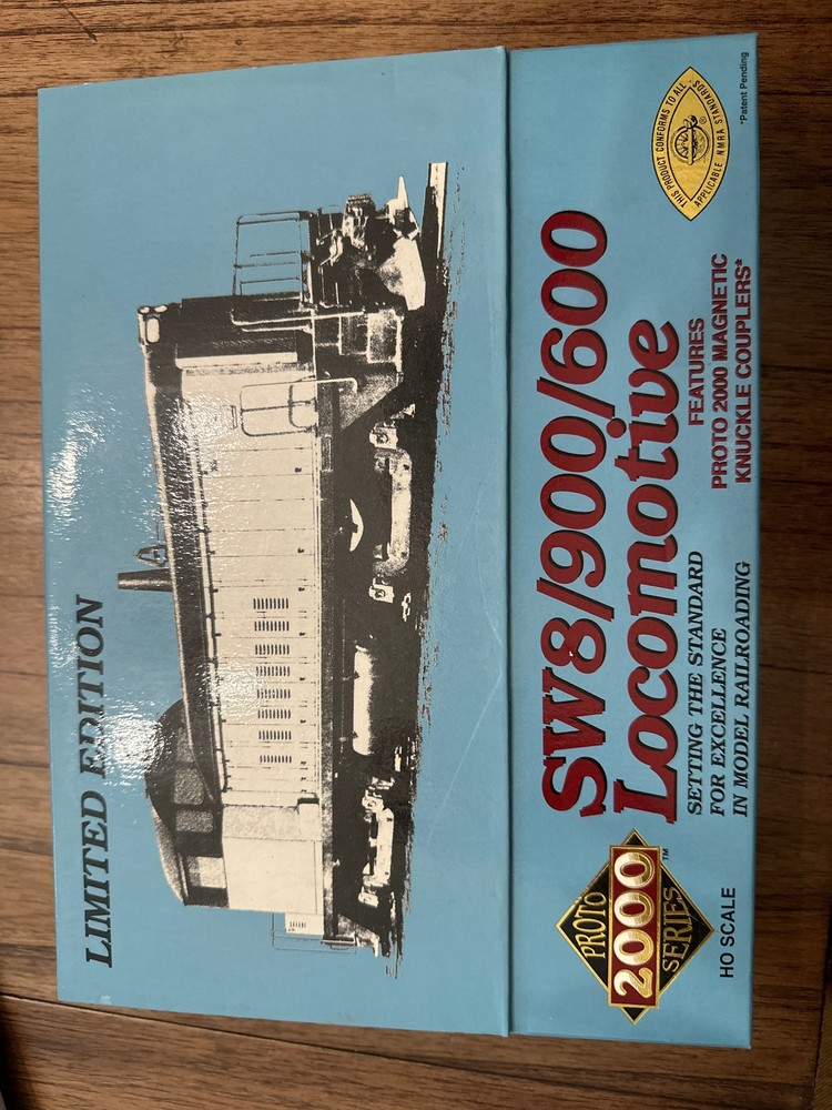 PROTO 2000 HO-Scale SW8/900/600 - Locomotive - Boston and Maine - No. 804 - 3008