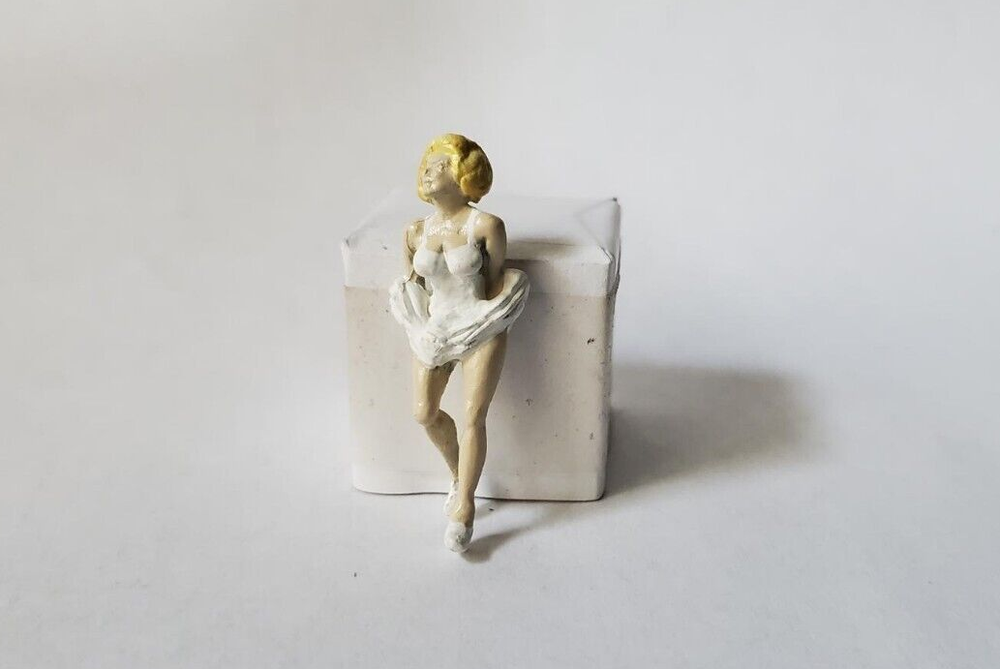 Arttista #1507 - Woman with Dress Blowing Up - O Scale Figure - Model Trains
