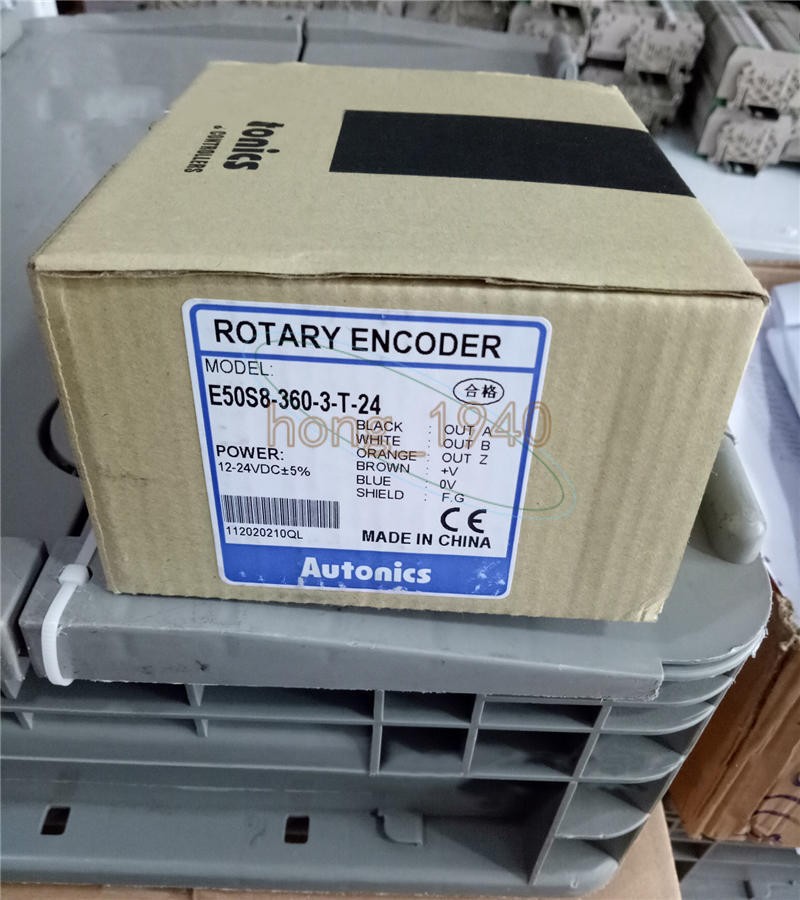 NEW 1PC Autonics rotary encoder E50S8-360-3-T-24 IN BOX