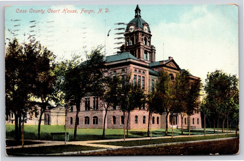 Fargo ND~Cass County Court House~Vintage Postcard