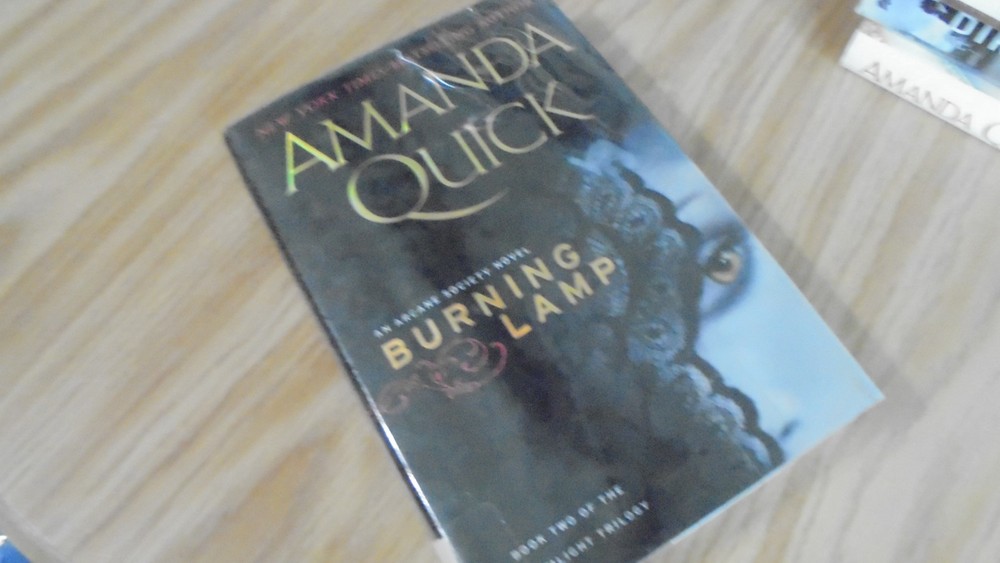 Burning Lamp by Amanda Quick (2010, Hardcover)