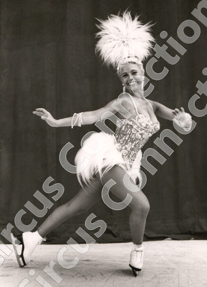 Mid Century Ice Skating Press Photo 8