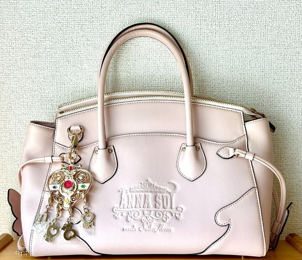 ANNA SUI Sailor Moon Isetan Collaboration Handbag Pink Cosmic Heart CharmCompact