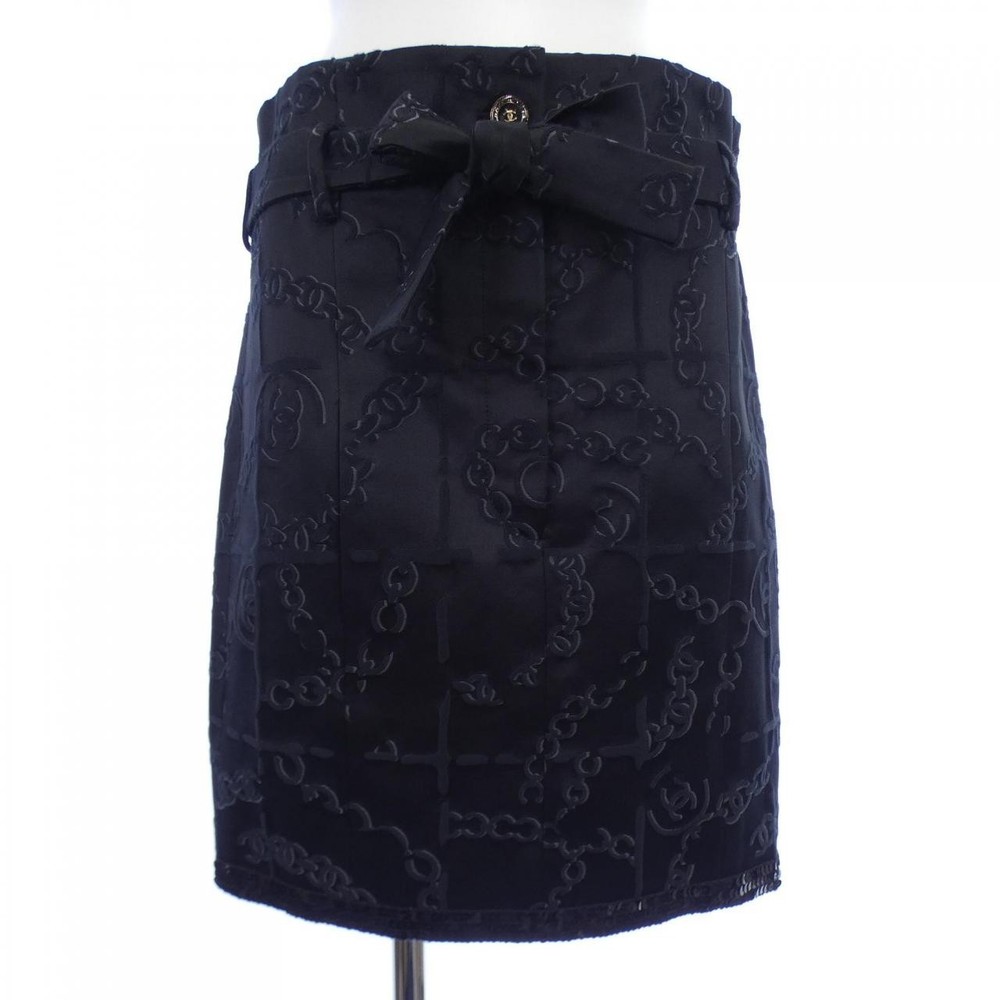 Authentic CHANEL skirt #230-000-100-0725