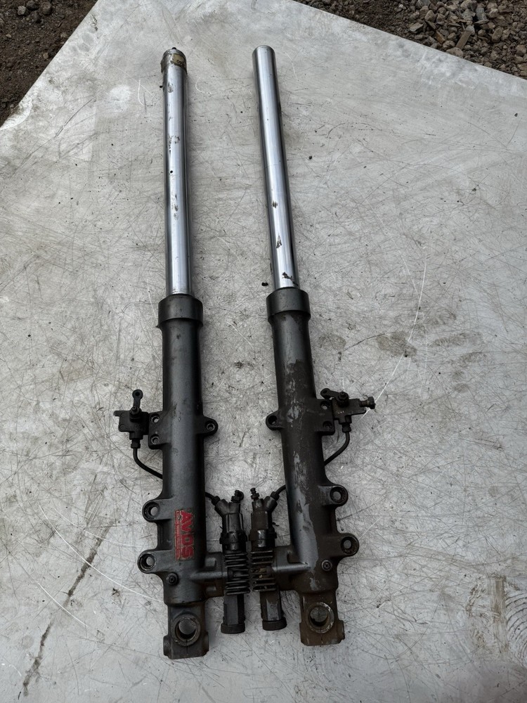 Kawasaki GPZ900 GPZ 900 Forks Fork Clamp front end clamps trees oem Genuine