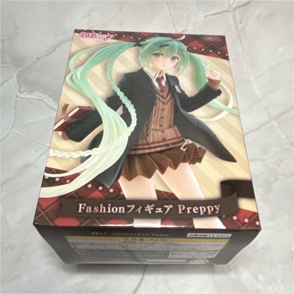Taito Hatsune Miku Fashion Preppy Ver. Figure New US Seller
