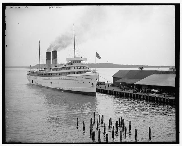 Photo:Steamer North Land at dock, Mackinac Island, Mich.