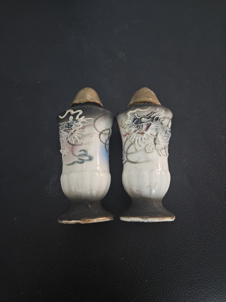 Dragonware Black Salt Pepper Shaker Set Japan Moriage Vintage