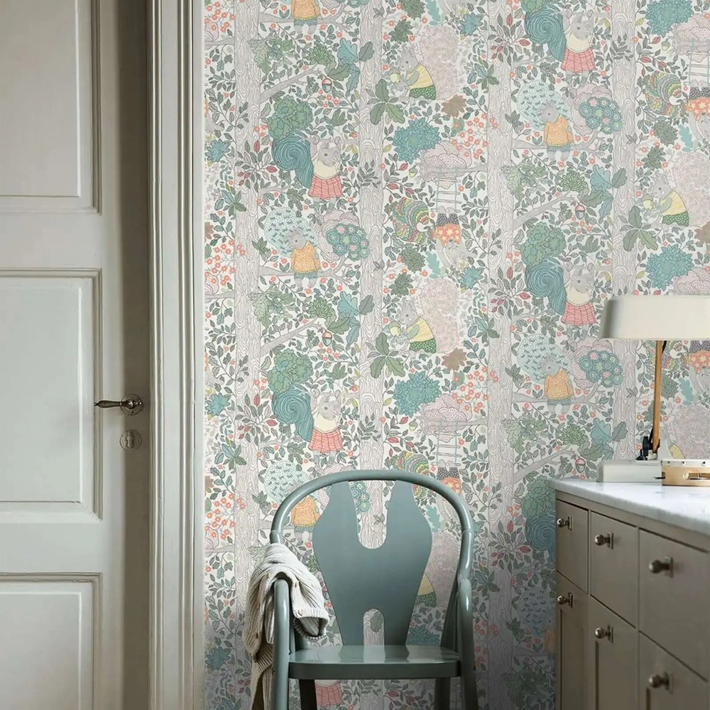 Children's Room Wallpaper with Cute Animal Patterns