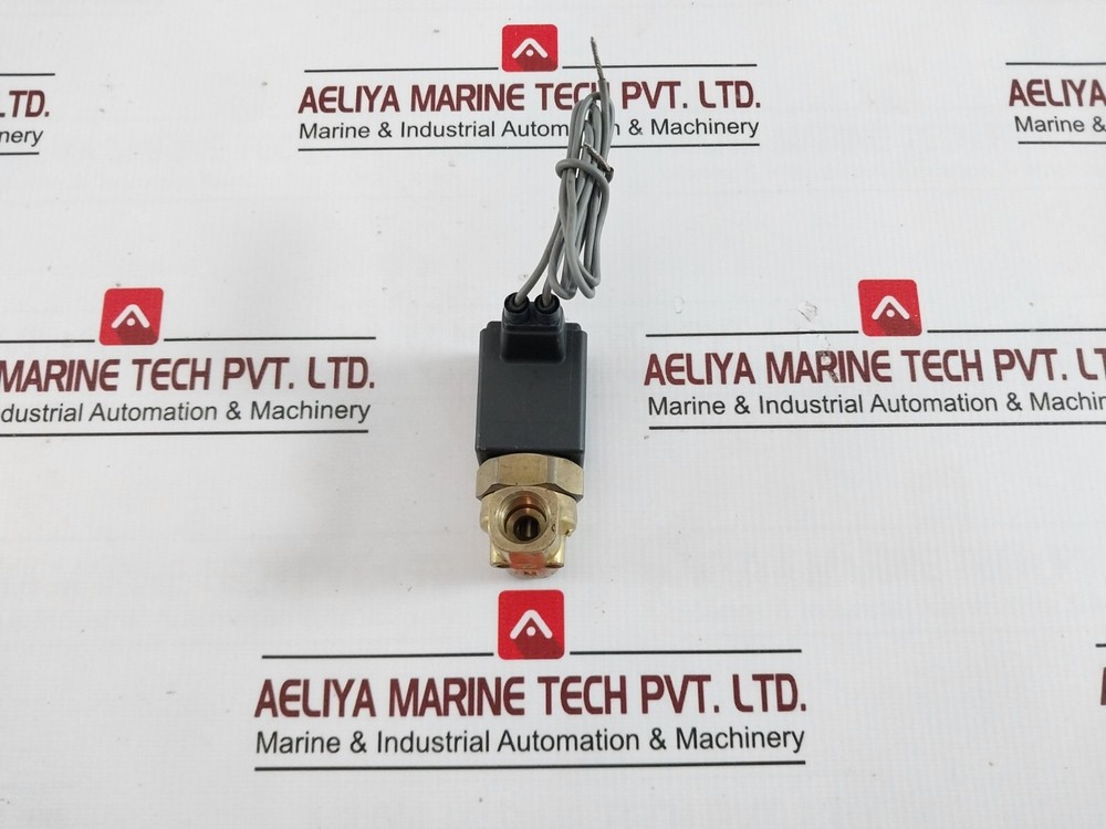 SMC VCS21-3G-5-02 Solenoid Valve 0-0.3MPA 5MM 50/60HZ AC110V