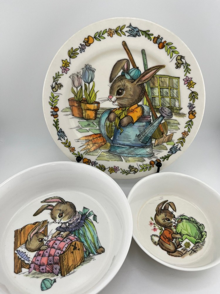 Vintage Peter Rabbit Children Melamine Oneida Plate 2 Bowls 3 Piece Dish Set