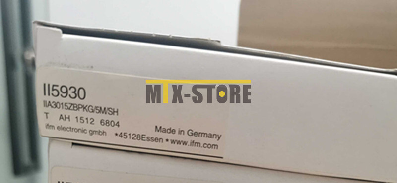 1PC New IFM Brand New one Proximity switch II5930