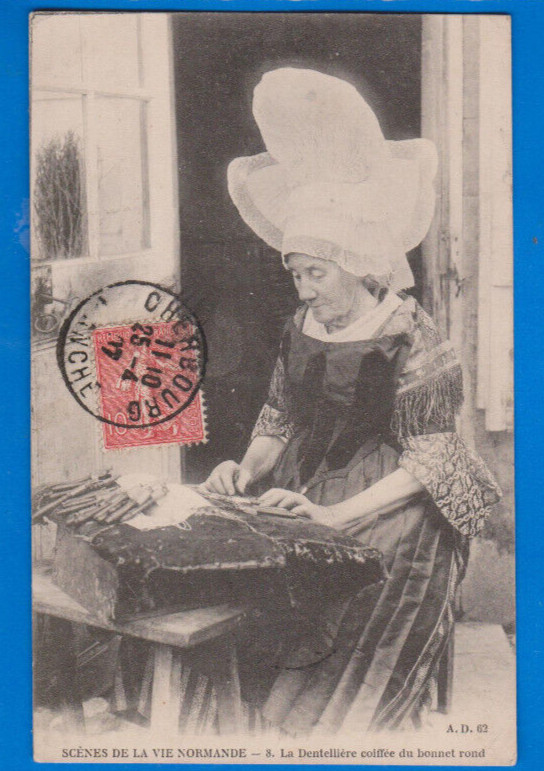Normandia, France, Bobbin lace maker women, dentelliére, old  postcard 1917