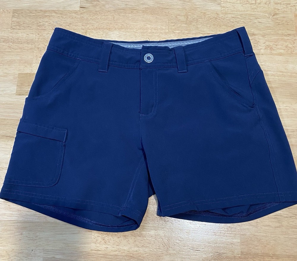 The North Face Womens Size 2 Belted Blue Shorts (Q)