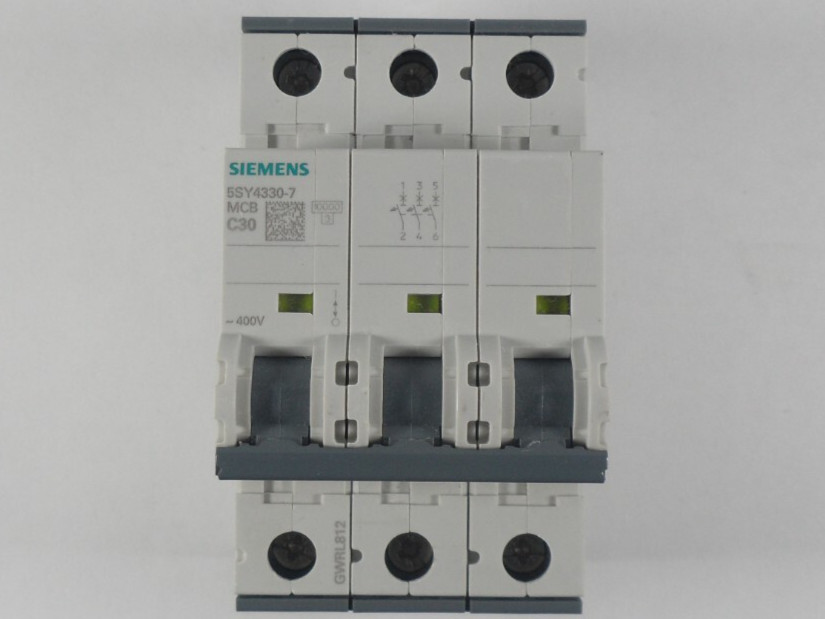 Siemens 5SY4330-7, Circuit Breaker, 5SY4 Series, 30A, 3 Pole, 400V AC