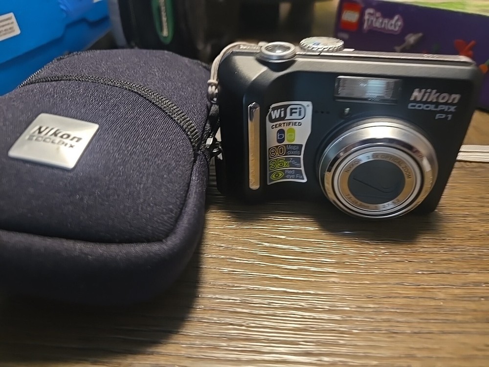 Nikon Coolpix P1 Point Shoot Digital Camera w/ 3.5x Optical Zoom Black Untested