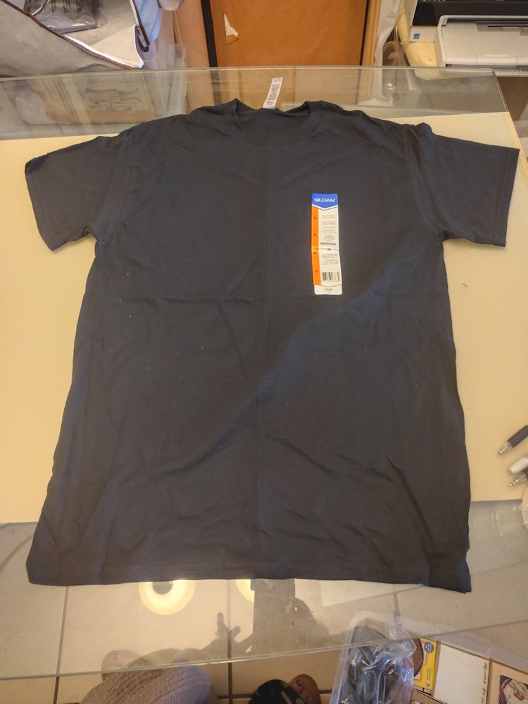 Gildan Heavy Cotton Men's Black Short Sleeve Crew Neck T-Shirt Size M
