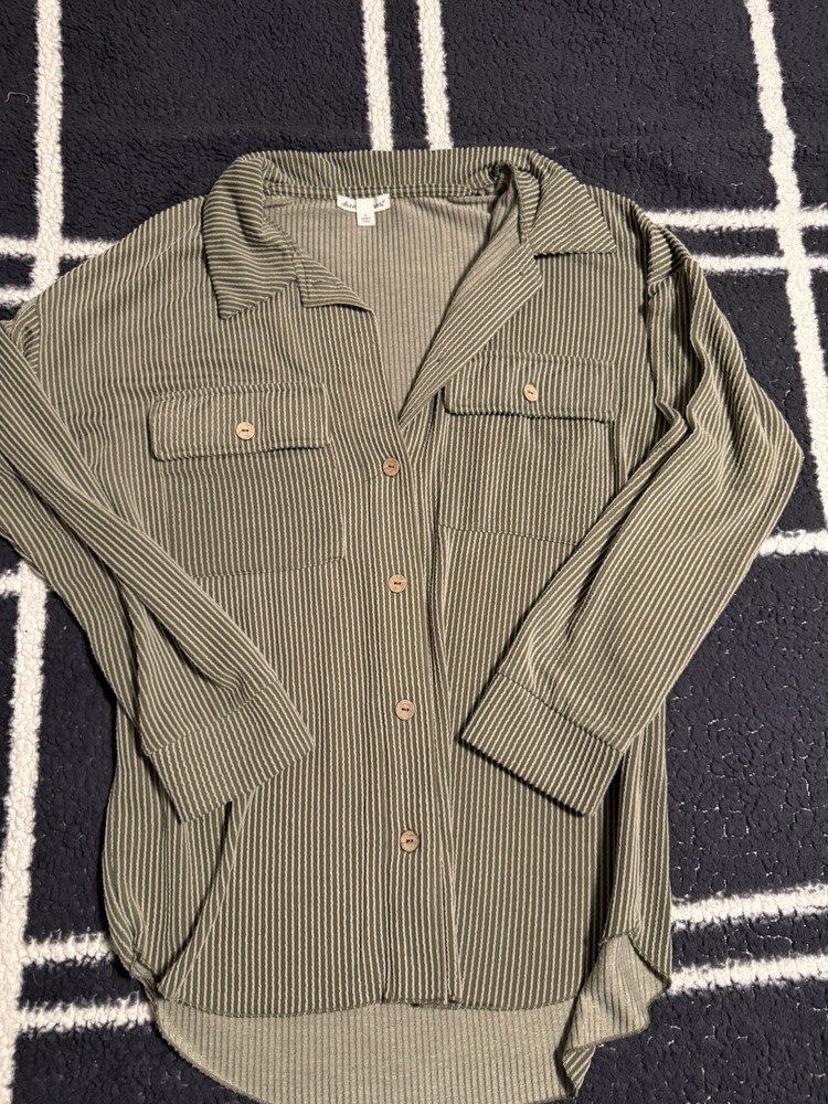 Derek Heart Olive White Striped Collared Button-Up Long Sleeve Women's Shirt M