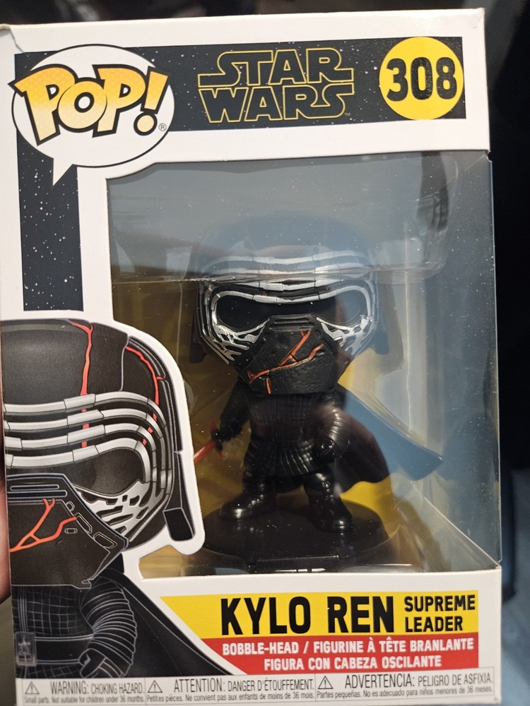 Funko Pop! Vinyl: Star Wars - Kylo Ren Supreme Leader #308
