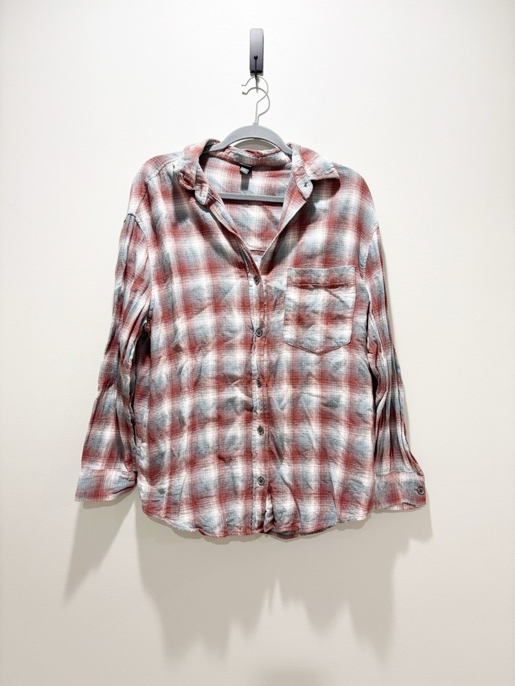 Wild Fable Women’s Multicolor Relaxed Fit Plaid Flannel Button Up With Pockets
