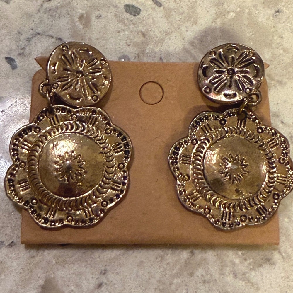 Vintage 80s Gold Metal Sunburst Floral Medallion Boho Statement Clip On Earrings