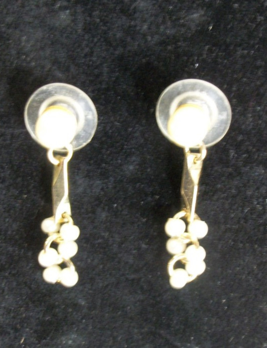 Earrings Gold Tone Faux Pearl Dangle Drop Cluster Pierced
