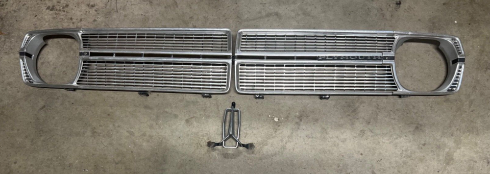 PLYMOUTH VALIANT SIGNET LH & RH GRILLE INSERTS 1967