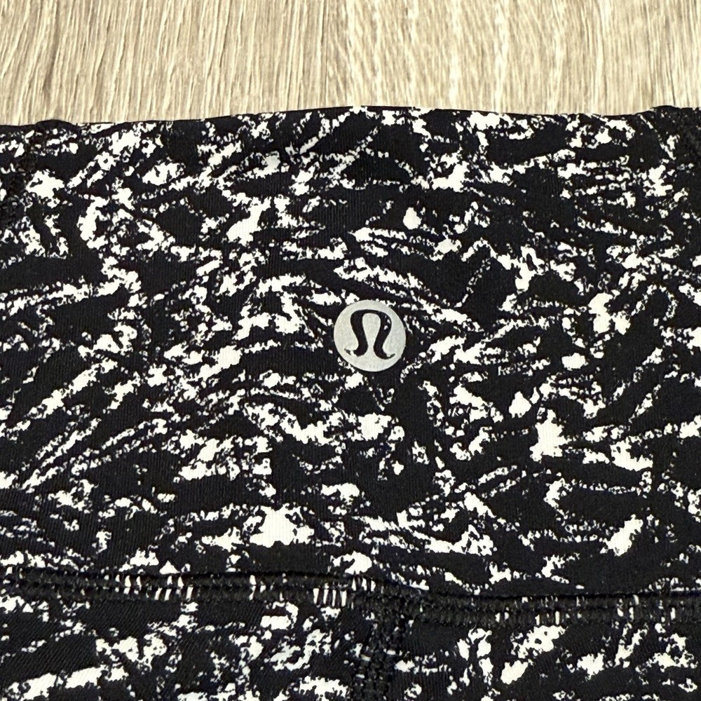 Lululemon Leggings Womens 4 Athletica Deep Breath Crop Iced Wave Black White