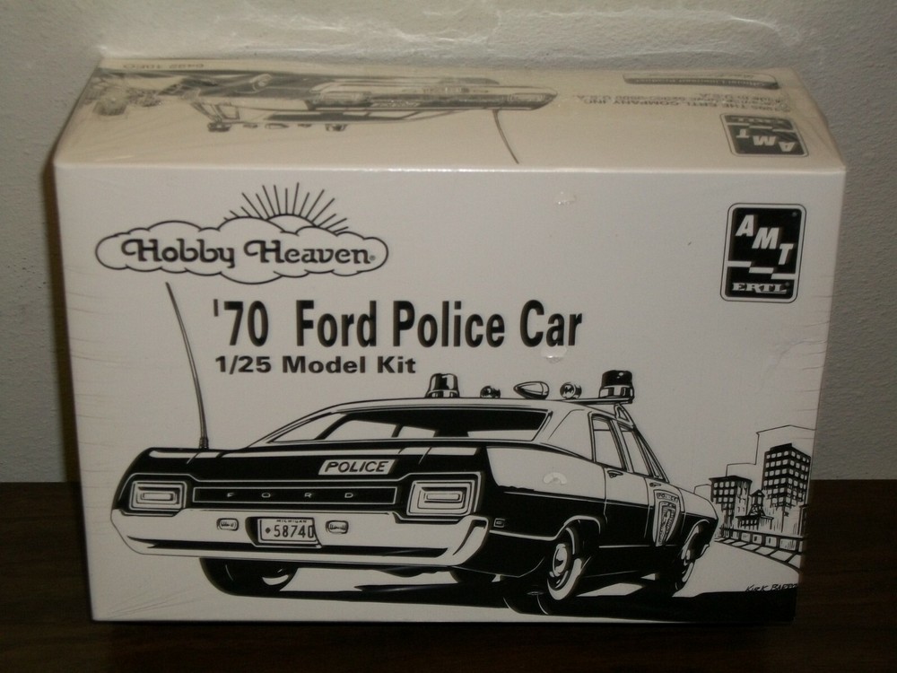 AMT / ERTL 1/25 Scale '70 Ford Police Car - Factory Sealed
