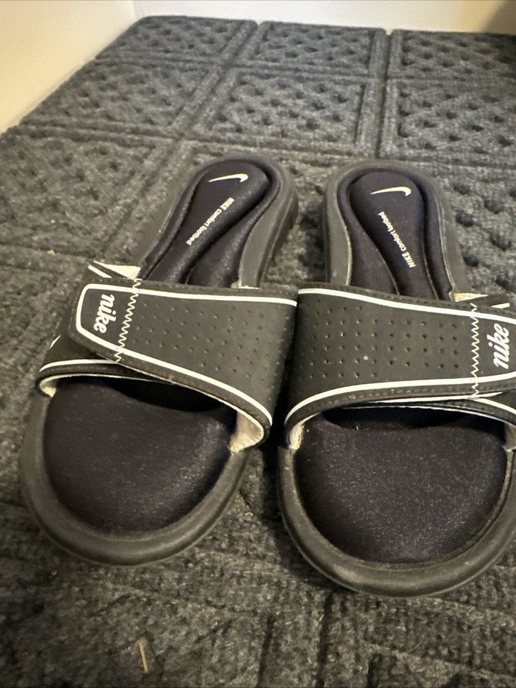 Nike Womens Size 7 Black Slide Sandals with Comfort Footbed and Adjustable Fit