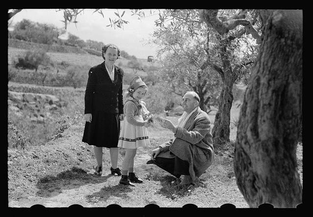 Photo:Tripoli Libya Dechards Family 1946 Woman Girl Man Film Scene