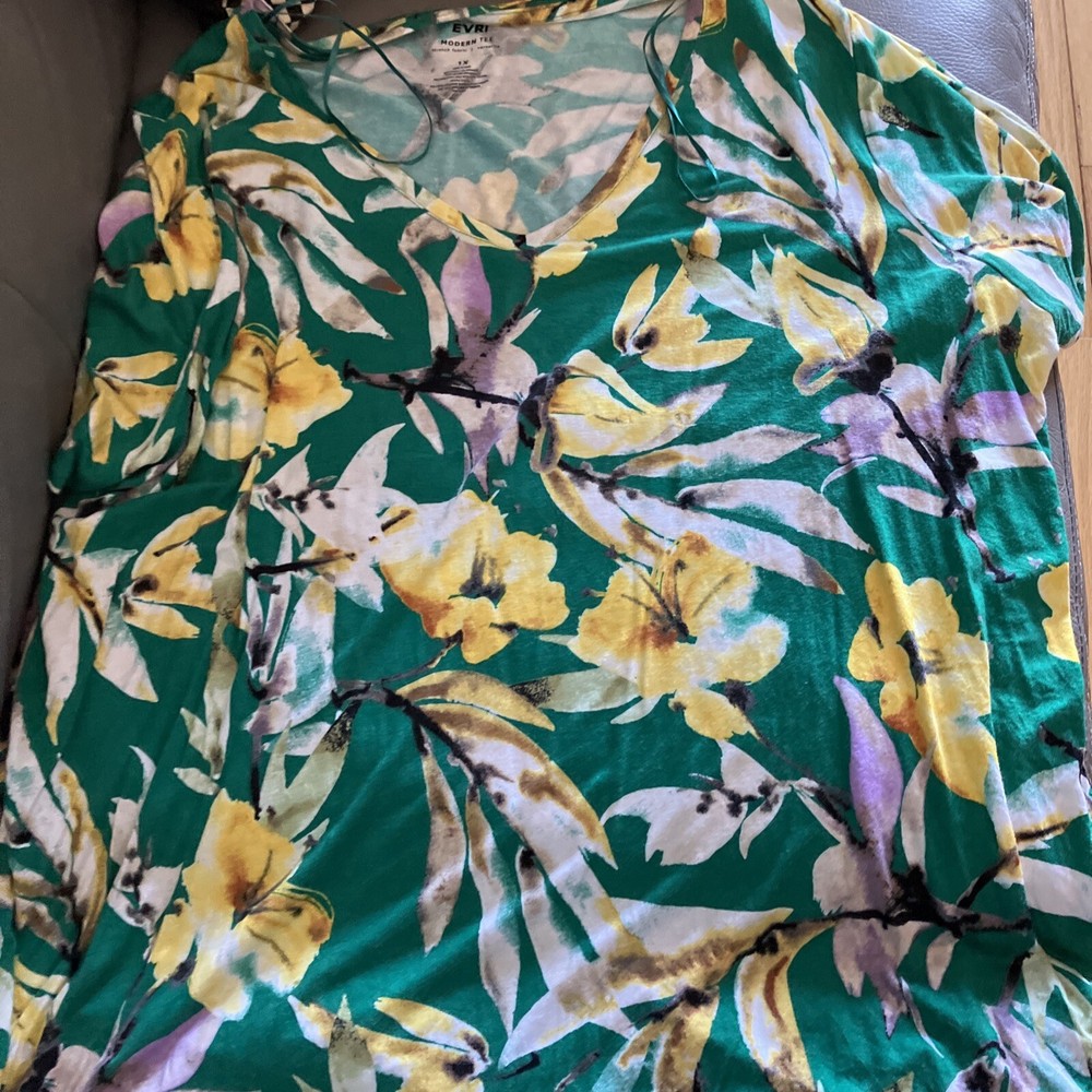 Women’s EVRI 1X Soft Modern Tee, Colorful Flower Shirt-Worn Just A Few Times