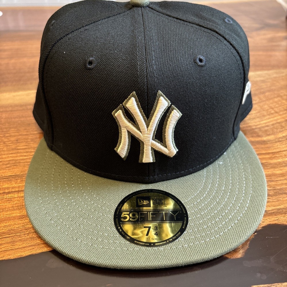 New York Yankees New Era 59FIFTY Fitted Hat. Khaki Green. 7 3/4.