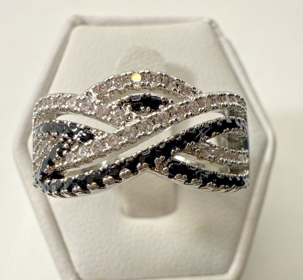 STUNNING .925 Vintage Sterling Silver Estate Ring Size 8.5 with Black Stone