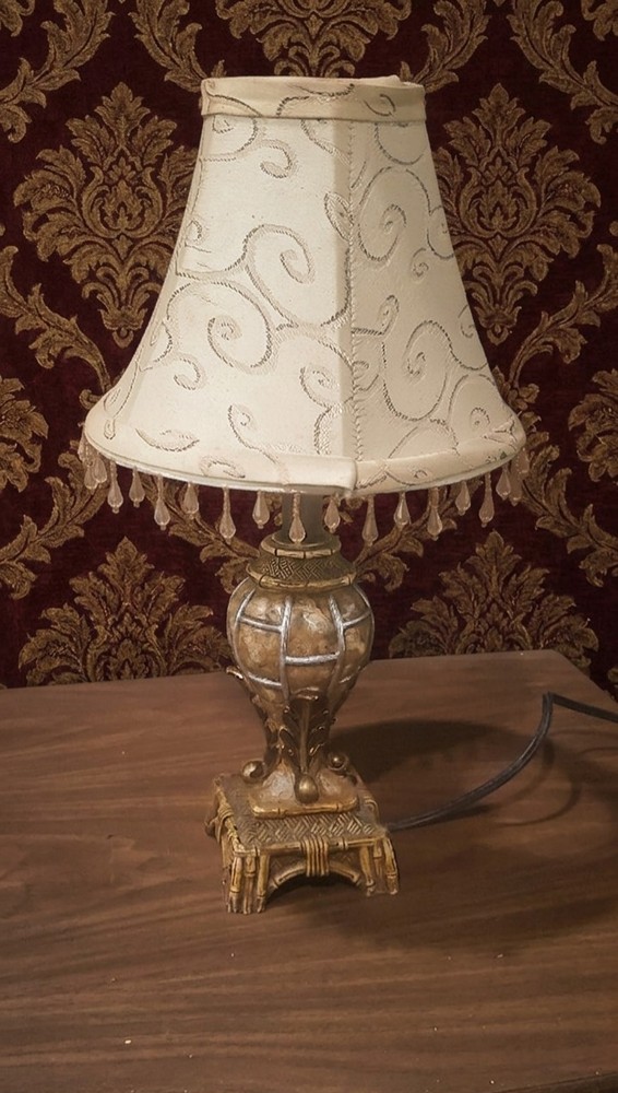 Vintage Hollywood Regency Table Lamp With Crystal Beaded Shade 17