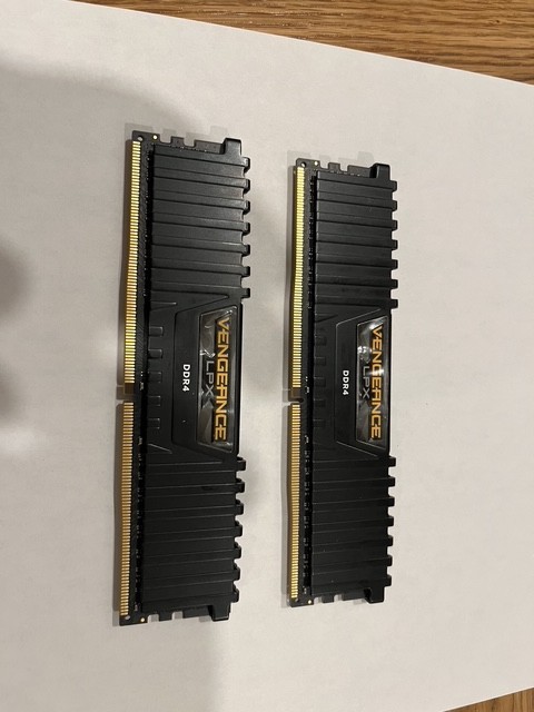 Corsair Vengeance LPX 32GB (2x16GB) RAM DDR4 3200MHz CMK32GX4M2E3200C16
